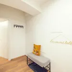 Apartamento Leonart Living 01 *